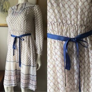 Vintage CottageCore Dress